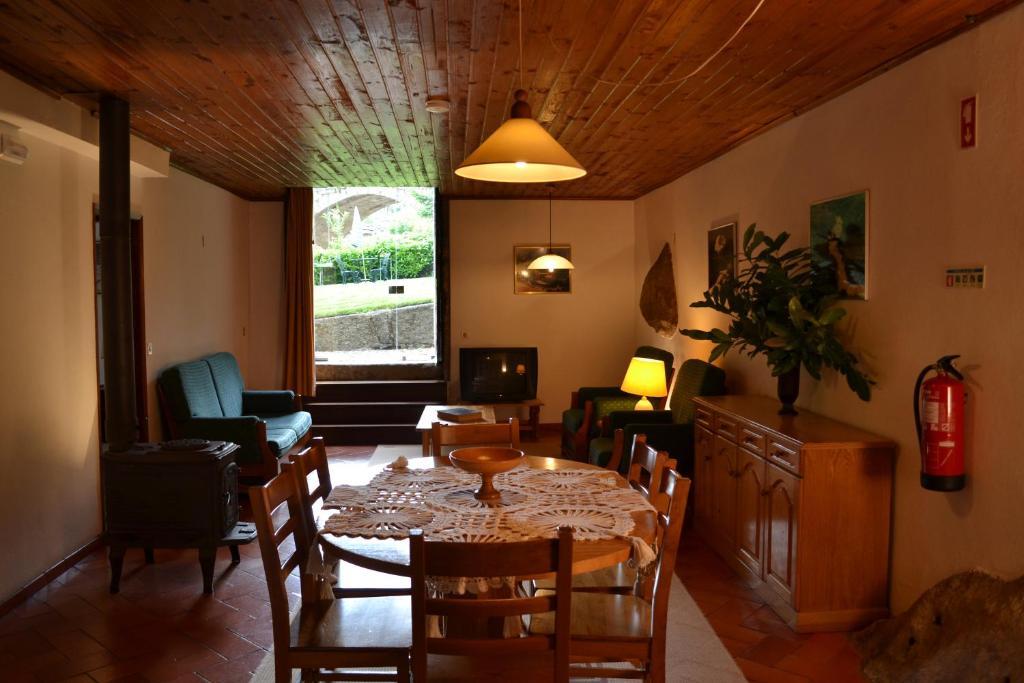 Villa Casa Da Ponte Alvoco da Serra Habitación foto